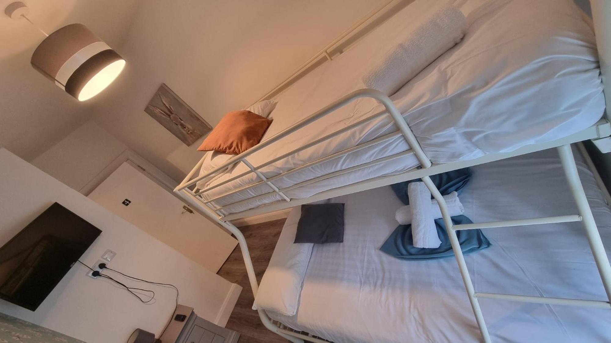 Eyre Square Lane Budget Rooms Galway Dış mekan fotoğraf